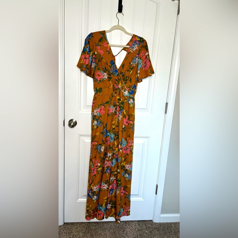 Band of Gypsies Floral Jumpsuit Boho with tie back detail  Size M CB 63